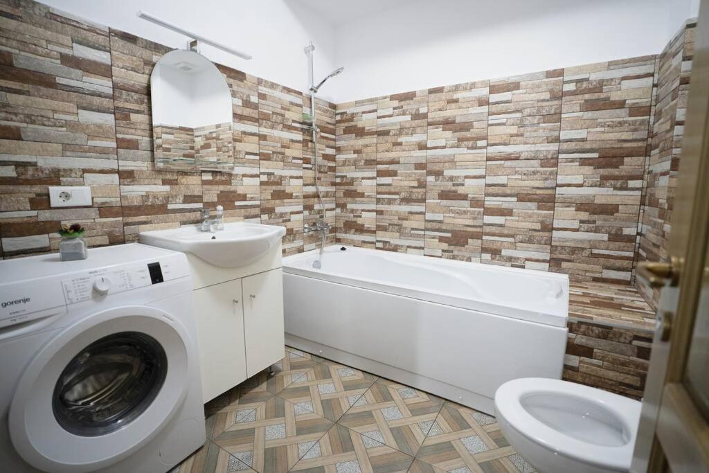 Alex 2 Apartament Iasi Ngoại thất bức ảnh